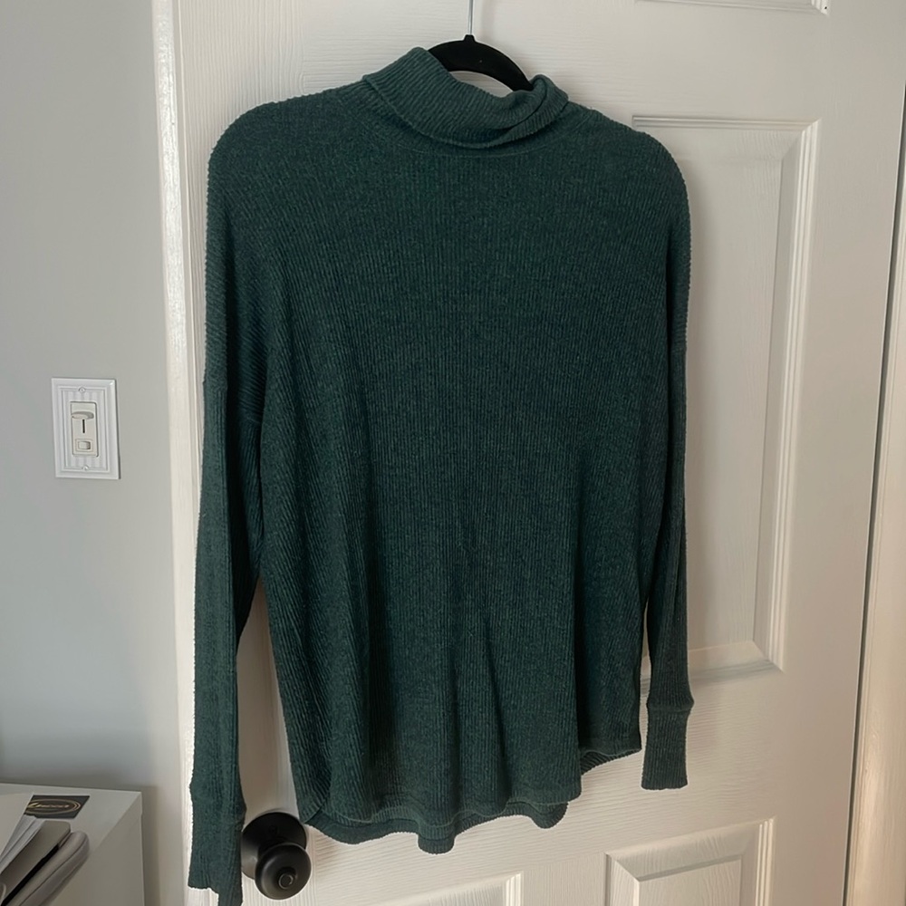 American Eagle stretch ripped turtleneck shirt